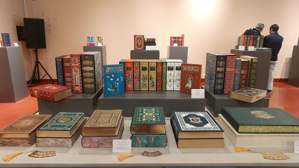 Triển lãm mở cửa đến ngày 19/1 tại Nhà xuất bản Hội Nhà văn, Hà Nội. (Ảnh: Minh Thu/Vietnam+)