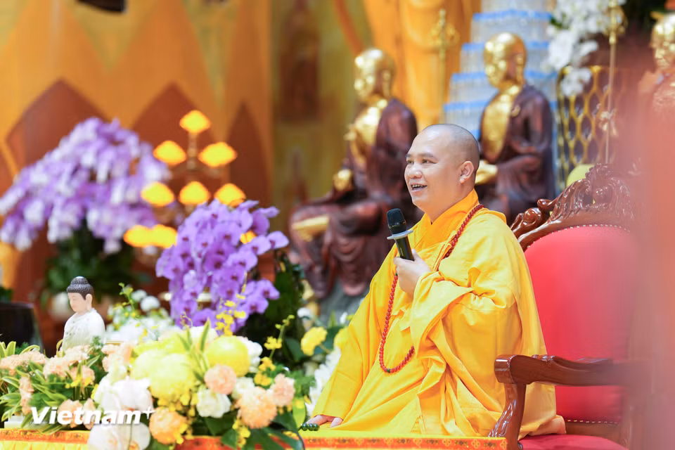 Đại đức Thích Đạo Thịnh trong một buổi giảng pháp. (Ảnh: CTV/Vietnam+)