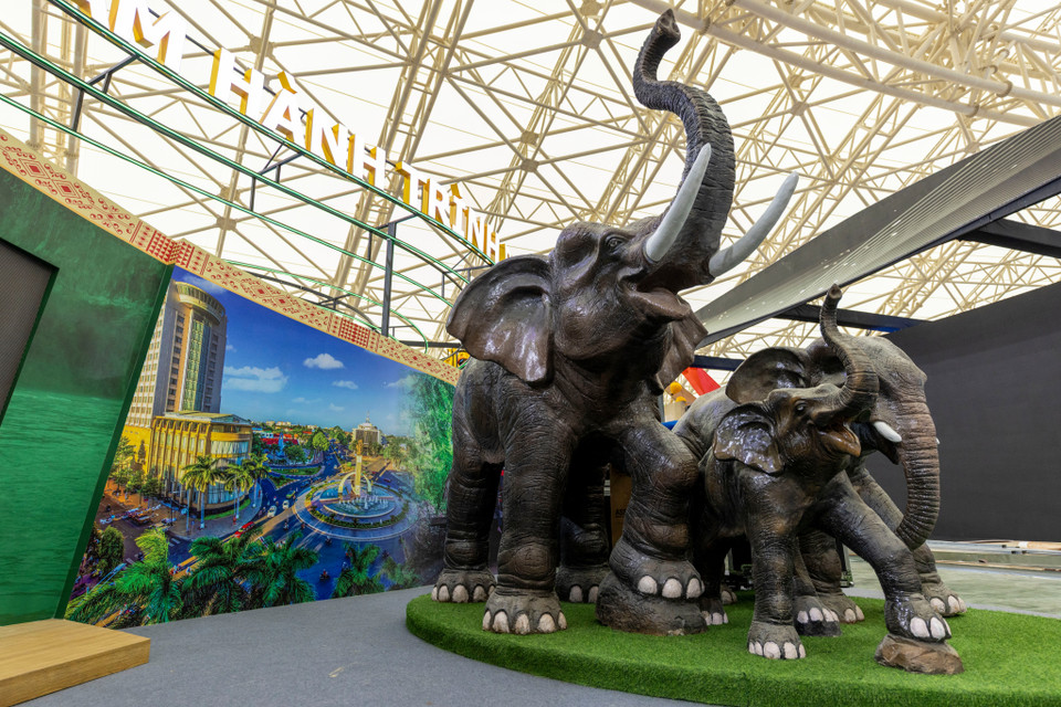 Thứ trưởng Tạ Quang Đông khẳng định: Dù không nhìn tên tỉnh/thành, khách tham quan vẫn có thể nhận ra mình đang đứng ở địa phương nào nhờ những hình ảnh đặc trưng. (Ảnh: PV/Vietnam+)