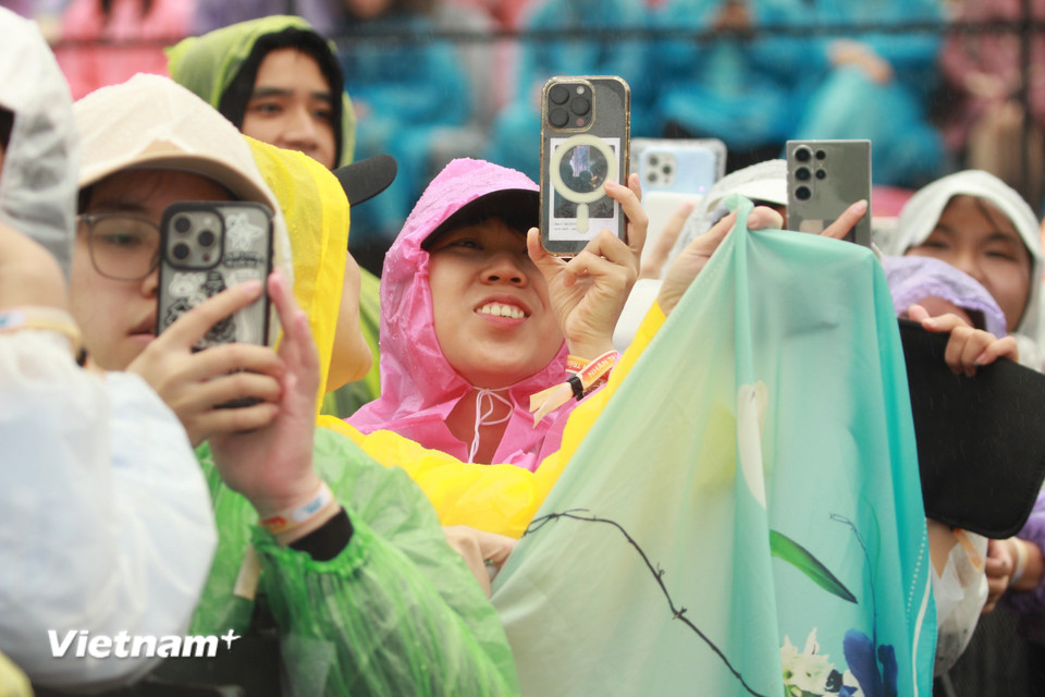 Trong bối cảnh các thành phố hiện đại đang tìm cách tái định nghĩa trải nghiệm đô thị, 5AM kiến tạo một hình thức kết nối mới – nơi âm nhạc, di sản và năng lượng buổi sớm hòa quyện, hình thành không gian sáng tạo cộng đồng mang đậm dấu ấn Việt Nam. (Ảnh: PV/Vietnam+)