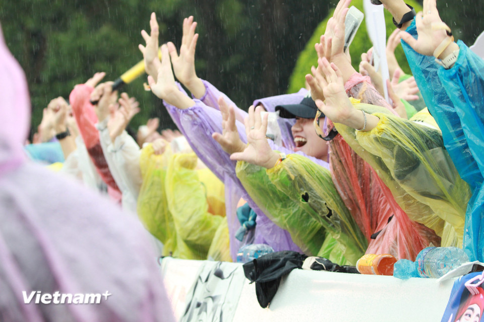 Với quy mô mở rộng tới 5.000 khán giả, gấp ba lần mùa trước, nhạc hội '5AM Eye-conic' được kỳ vọng trở thành điểm hẹn văn hóa của giới trẻ, đồng thời góp phần định hình xu hướng 'du lịch âm nhạc' (music tourism) – loại hình đang được ưa chuộng toàn cầu. (Ảnh: PV/Vietnam+)