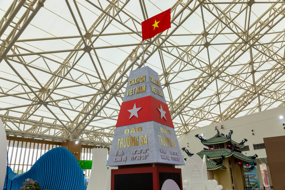 Hiên ngang biểu tượng chủ quyền biển đảo Việt Nam. (Ảnh: PV/Vietnam+)