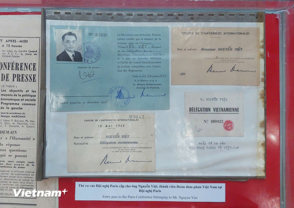 Thẻ ra vào Hội nghị Paris của ông Nguyễn Việt, thành viên Đoàn đàm phán Việt Nam. (Ảnh: Minh Thu/Vietnam+)