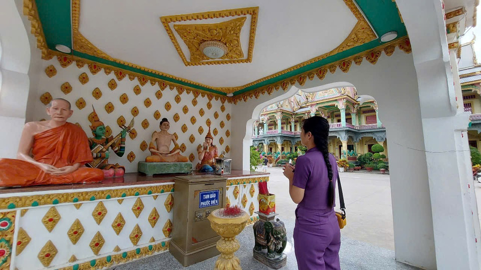 Nơi đây đã trở thành những điểm đến tâm linh tiêu biểu, thu hút đông đảo Phật tử, du khách đến chiêm bái và khám phá nét văn hóa, nghệ thuật kiến trúc độc đáo. (Ảnh: Minh Thu/Vietnam+)