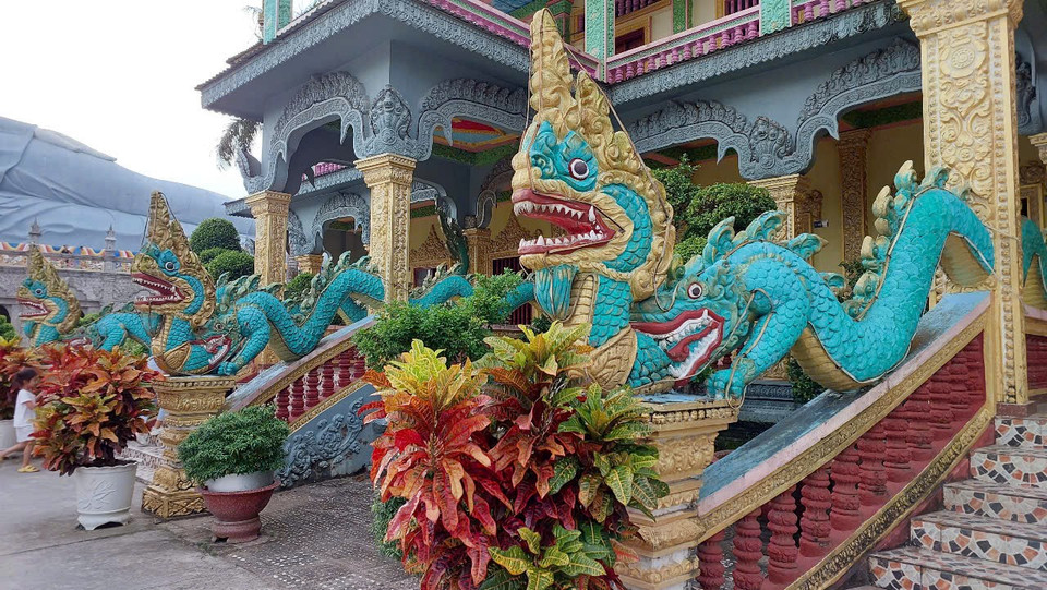 Những công trình kiến trúc bên trong chùa được kết hợp hài hòa, phục vụ nhu cầu sinh hoạt văn hóa, tâm linh tín ngưỡng của người dân. (Ảnh: Minh Thu/Vietnam+)