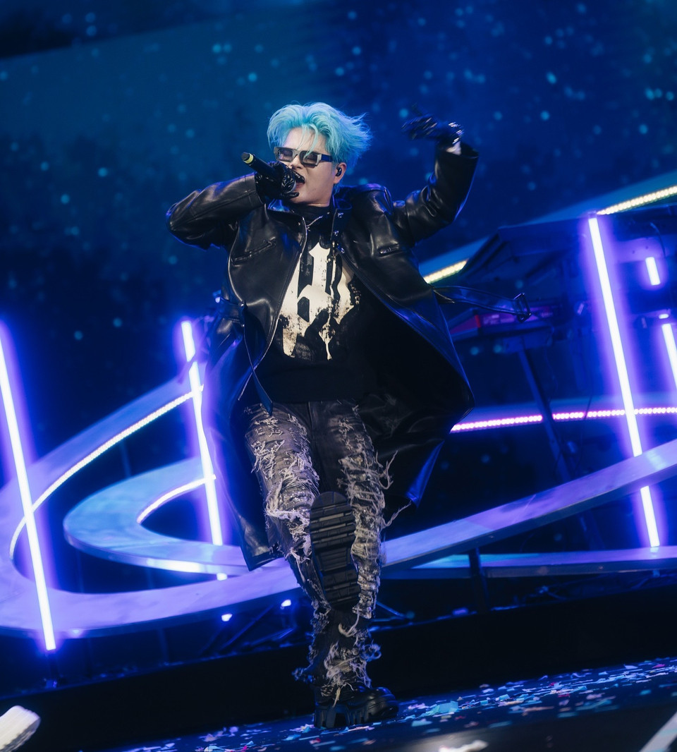 Quang Anh Rhyder thật sự đã mang đến một nguồn năng lượng bùng nổ, đầy mới mẻ đến sân khấu MBillion. Với album 'Trap,' Rhyder đã mang đến một không gian âm nhạc đa sắc với nhiều thể loại, khuấy động không khí đêm đông Hà Nội. (Ảnh: CTV/Vietnam+)