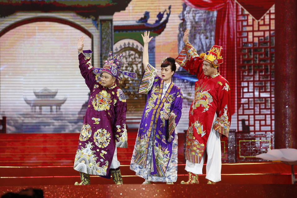 Một cuộc thi đã được Thiên đình tạo ra, nhưng khác với những cuộc thi trước đây như ‘Hoa Táo’, ‘Giành ghế’, ‘Vòng quay tham nhũng’… khi các Táo trực tiếp tranh tài, thì lần này, vai trò của các Táo lại là người ‘cầm cân nảy mực’, tìm ra người tài cho Thiên đình. (Ảnh: CTV/Vietnam+)