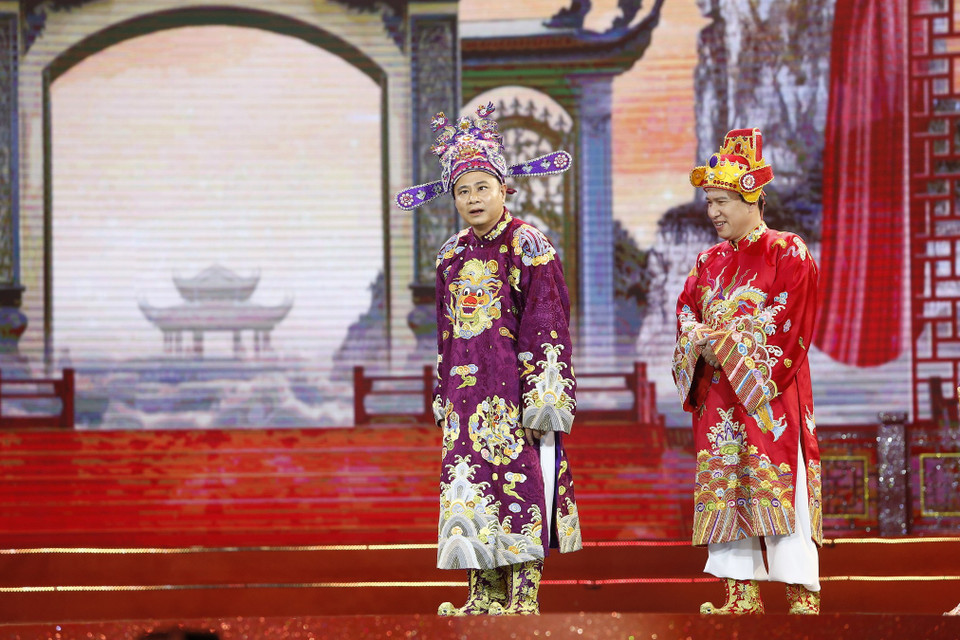 'Anh trai vượt ngàn chông gai' Tự Long tiếp tục có những màn trình diễn duyên dáng, gây hài với thế mạnh của mình là ca hát. (Ảnh: CTV/Vietnam+)