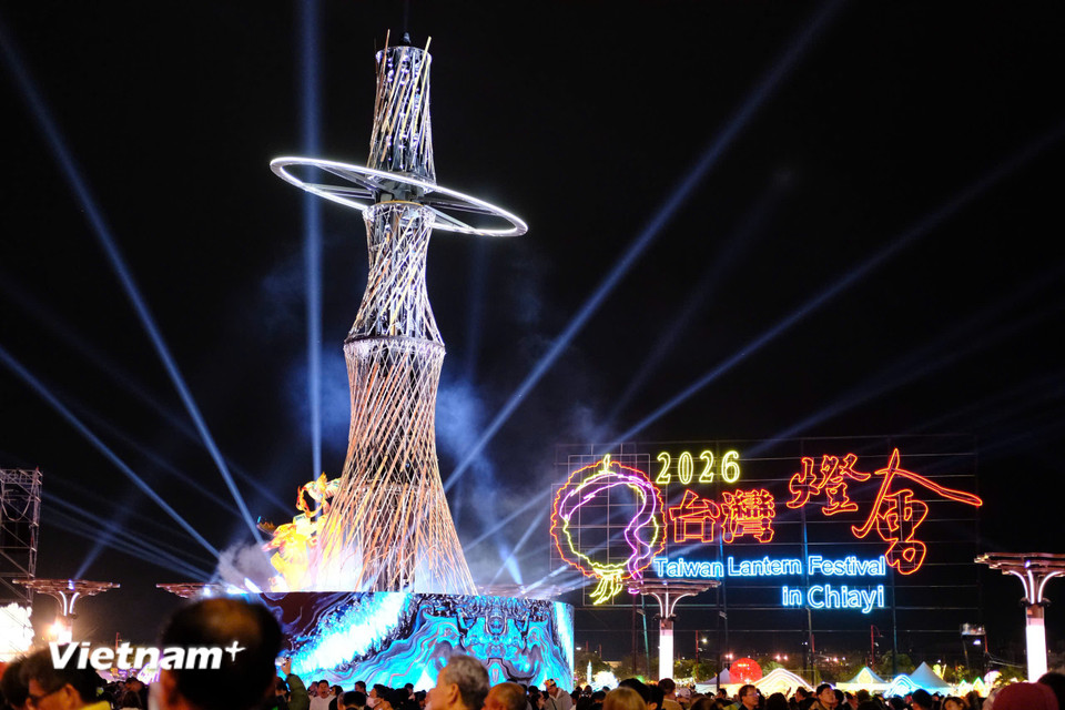 Lễ hội Đèn lồng Đài Loan (Trung Quốc) đã được tổ chức trong nhiều năm vào dịp Rằm tháng Giêng, mỗi năm diễn ra tại một thành phố. Năm nay, sự kiện này trở lại với thành phố Gia Nghĩa, biến nơi đây thành một điểm đến nổi bật vào mùa Xuân. (Ảnh: Minh Thu/Vietnam+)