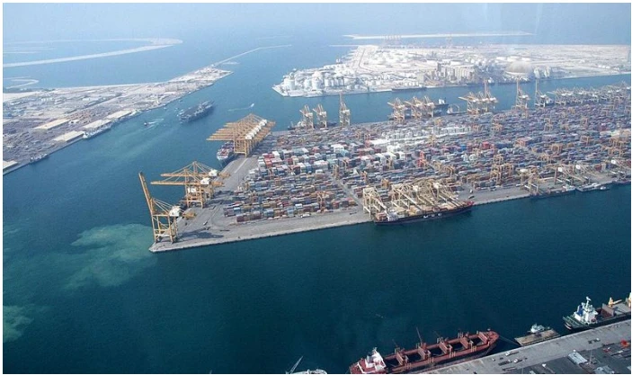 Iran Kêu Gọi Công Dân Tại UAE Tránh Xa Cơ Sở Mỹ Để Giảm Thiểu Rủi Ro