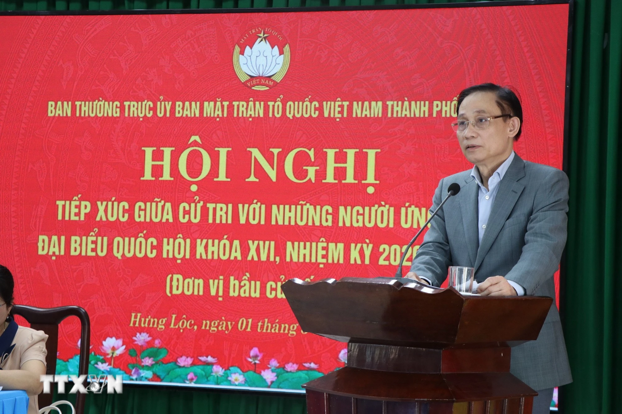 Bộ trưởng Ngoại giao Lê Hoài Trung tiếp xúc cử tri tại thành phố Huế