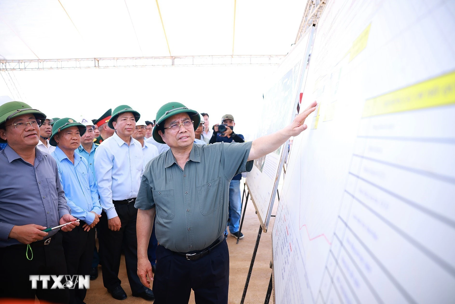 Thủ tướng kiểm tra loạt công trình giao thông trọng điểm từ Quảng Ngãi đến Khánh Hòa