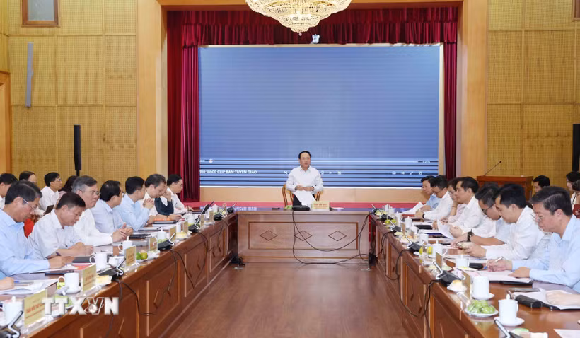 Đồng chí Trịnh Văn Quyết, Ủy viên Bộ Chính trị, Bí thư Trung ương Đảng, Trưởng Ban Tuyên giáo Trung ương chủ trì buổi làm việc. (Ảnh: Phương Hoa/TTXVN)