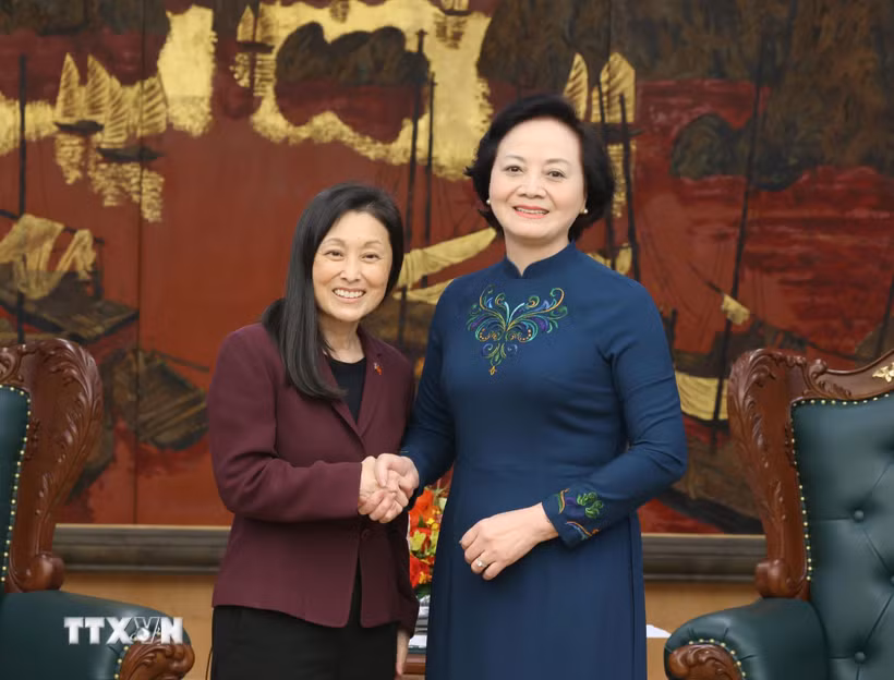 Phó Thủ tướng Phạm Thị Thanh Trà tiếp Đại sứ Hoa Kỳ tại Việt Nam Jennifer Wicks. (Ảnh: Lâm Khánh/TTXVN)