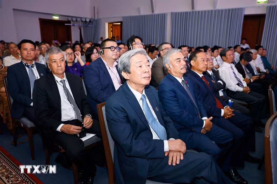 Các đại biểu trong nước và quốc tế dự lễ kỷ niệm. (Ảnh: Doãn Tấn/TTXVN)