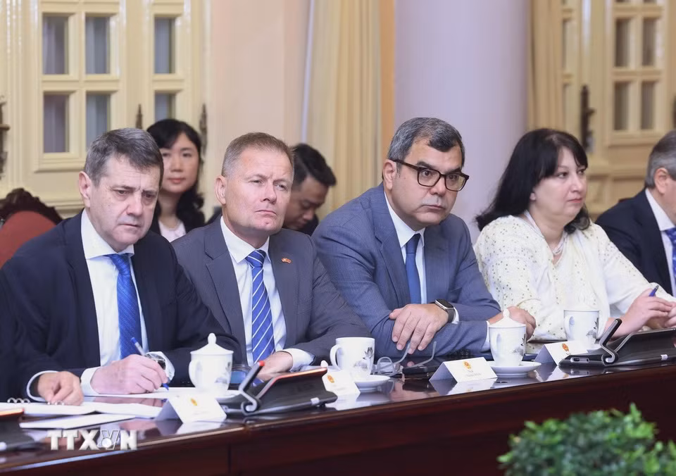 Đại sứ, đại biện các nước thành viên Liên minh châu Âu (EU) tại Việt Nam dự buổi tiếp. (Ảnh: Lâm Khánh/TTXVN)
