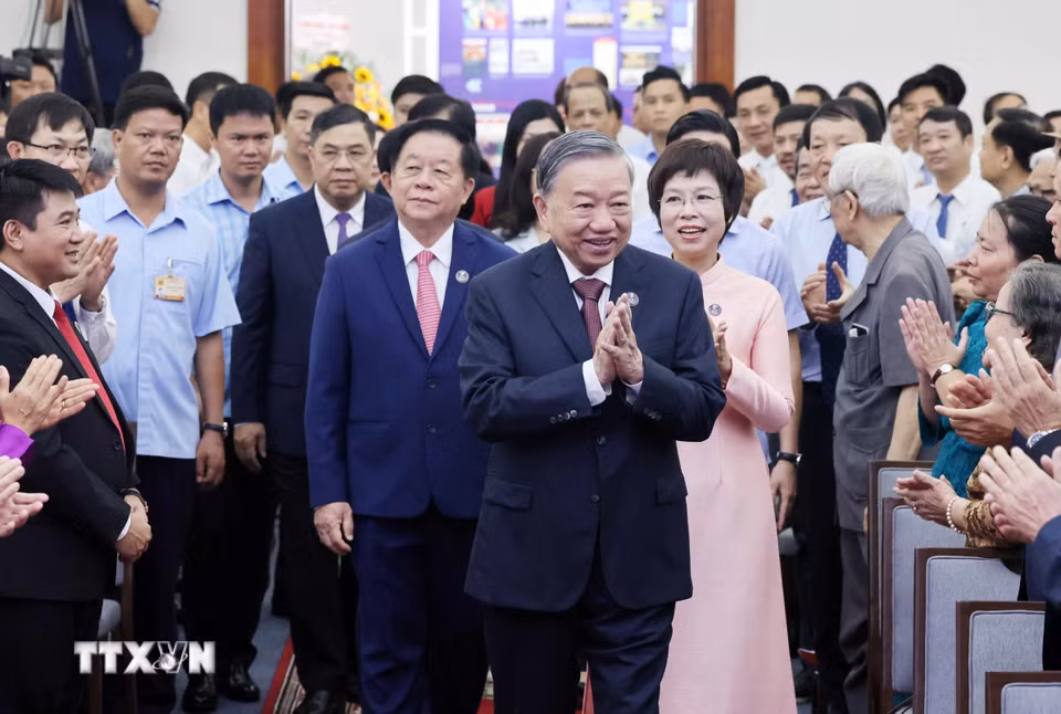 Tổng Bí thư Tô Lâm dự Lễ đón nhận Huân chương Hồ Chí Minh và kỷ niệm 80 năm Ngày truyền thống Thông tấn xã Việt Nam(15/9/1945-15/9/2025). (Ảnh: Thống Nhất/TTXVN)