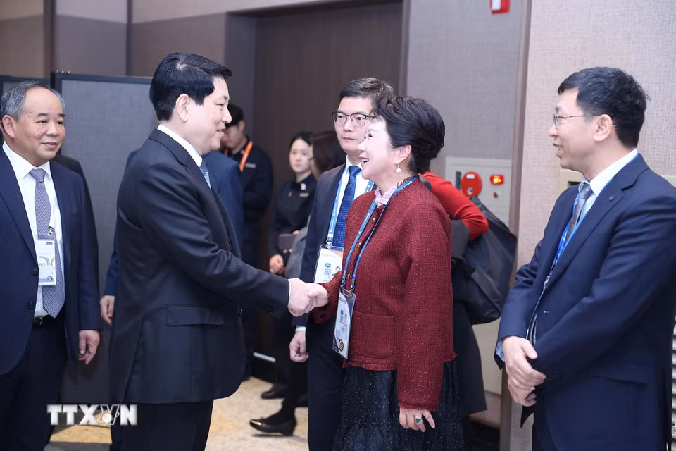 Chủ tịch nước Lương Cường tiếp Tiến sỹ Lý Lợi, Người sáng lập Tập đoàn MEBO. (Ảnh: Lâm Khánh/TTXVN)