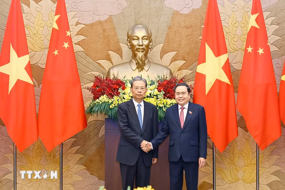 Chủ tịch Quốc hội Trần Thanh Mẫn đón Ủy viên trưởng Nhân đại toàn quốc Trung Quốc Triệu Lạc Tế. (Ảnh: Doãn Tấn/TTXVN)