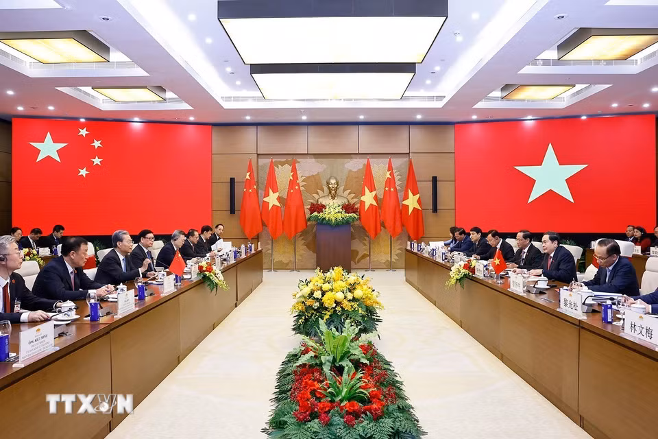 Chủ tịch Quốc hội Trần Thanh Mẫn hội đàm với Ủy viên trưởng Nhân đại toàn quốc Trung Quốc Triệu Lạc Tế. (Ảnh: Doãn Tấn/TTXVN)