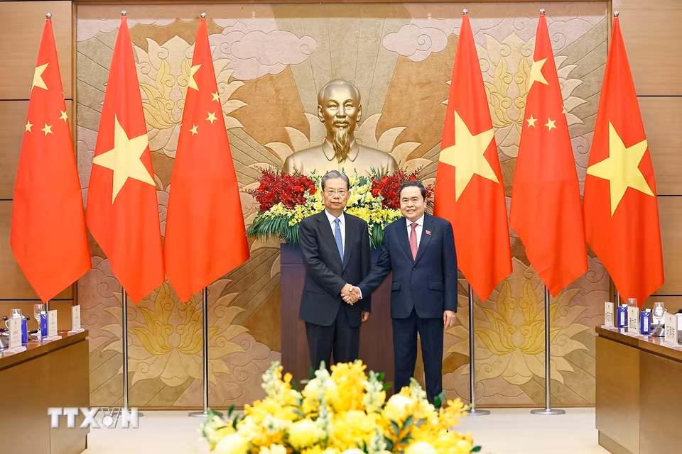 Chủ tịch Quốc hội Trần Thanh Mẫn đón Ủy viên trưởng Nhân đại toàn quốc Trung Quốc Triệu Lạc Tế. (Ảnh: Doãn Tấn/TTXVN)
