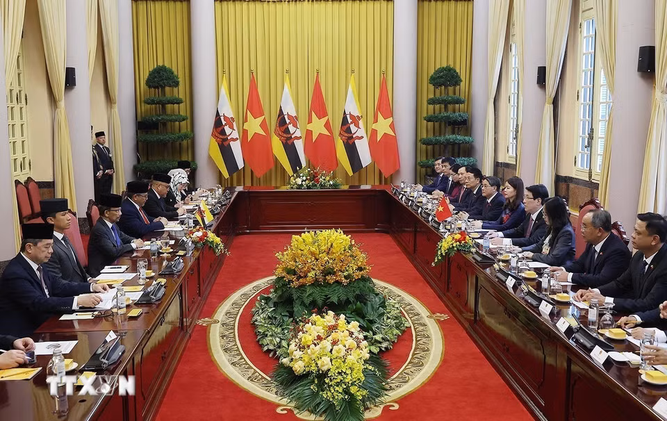 Chủ tịch nước Lương Cường hội đàm với Quốc vương Brunei Darussalam Haji Hassanal Bolkiah. (Ảnh: Lâm Khánh/TTXVN)