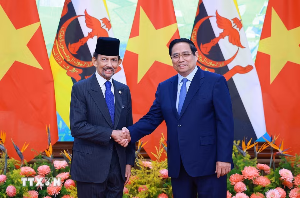Thủ tướng Phạm Minh Chính hội kiến Quốc vương Brunei Darussalam Haji Hassanal Bolkiah. (Ảnh: Dương Giang/TTXVN)