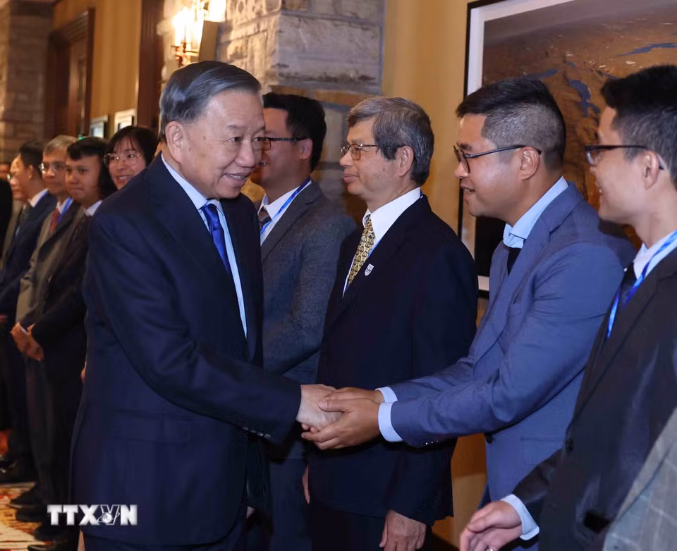 Tổng Bí thư, Chủ tịch nước Tô Lâm với các đại biểu. (Ảnh: Thống Nhất/TTXVN)