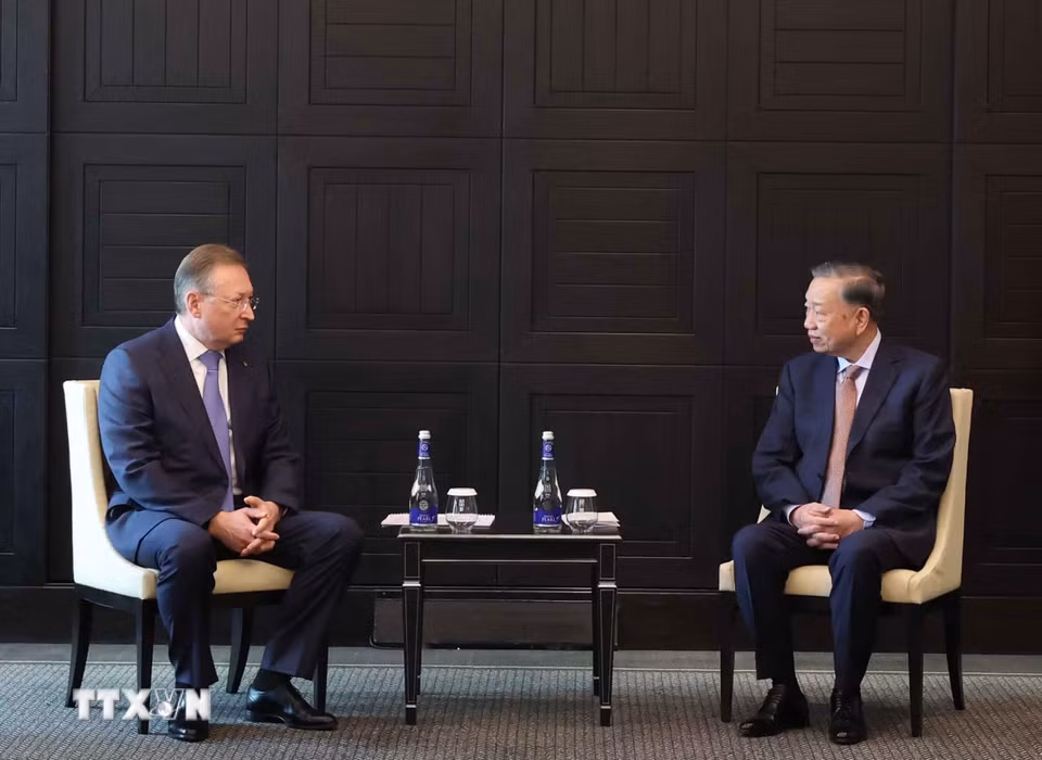 Tổng Bí thư, Chủ tịch nước Tô Lâm tiếp ông Sergei Kudryashov, Tổng Giám đốc Công ty Cổ phần Zarubezhneft. (Ảnh: Thống Nhất/TTXVN)