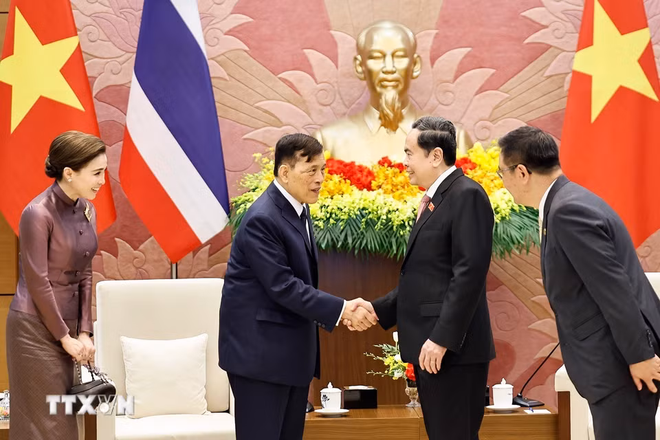 Chủ tịch Quốc hội Trần Thanh Mẫn hội kiến Nhà vua Thái Lan Maha Vajiralongkorn Phra Vajiraklaochaoyuhua và Hoàng hậu. (Ảnh: Doãn Tấn/TTXVN)