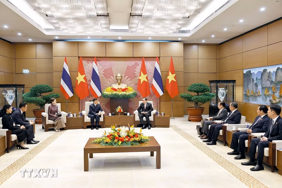 Chủ tịch Quốc hội Trần Thanh Mẫn hội kiến Nhà vua Thái Lan Maha Vajiralongkorn Phra Vajiraklaochaoyuhua và Hoàng hậu. (Ảnh: Doãn Tấn/TTXVN)