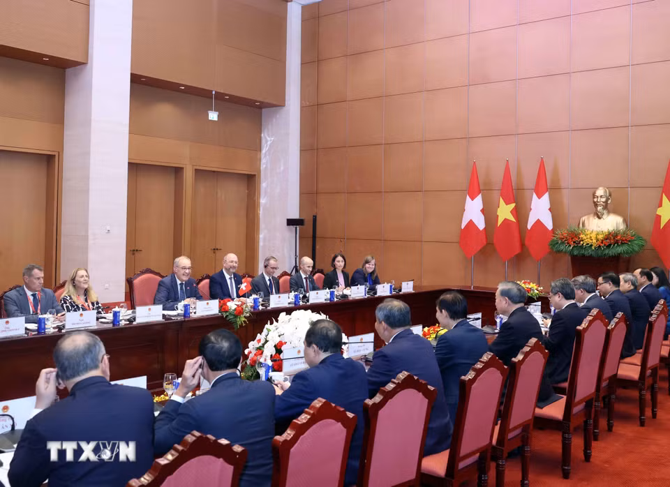 Tổng Bí thư, Chủ tịch nước Tô Lâm hội đàm với Tổng thống Thụy Sĩ Guy Parmelin. (Ảnh: Thống Nhất/TTXVN)