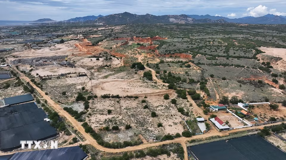 Khu tái định cư Nhà máy điện hạt nhân Ninh Thuận 1 có diện tích 65,6 ha, thuộc địa bàn xã Phước Dinh, tỉnh Khánh Hòa, đến thời điểm hiện nay đạt khoảng 60% so với kế hoạch. (Ảnh: Vũ Sinh/TTXVN)