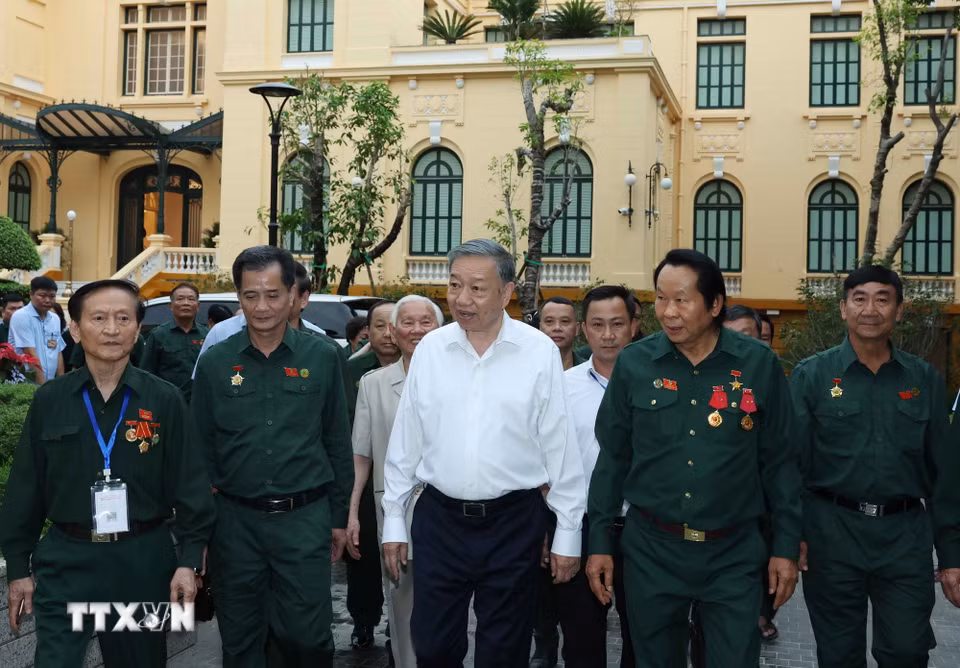 Tổng Bí thư, Chủ tịch nước Tô Lâm và các đại biểu. (Ảnh: Thống Nhất/TTXVN)