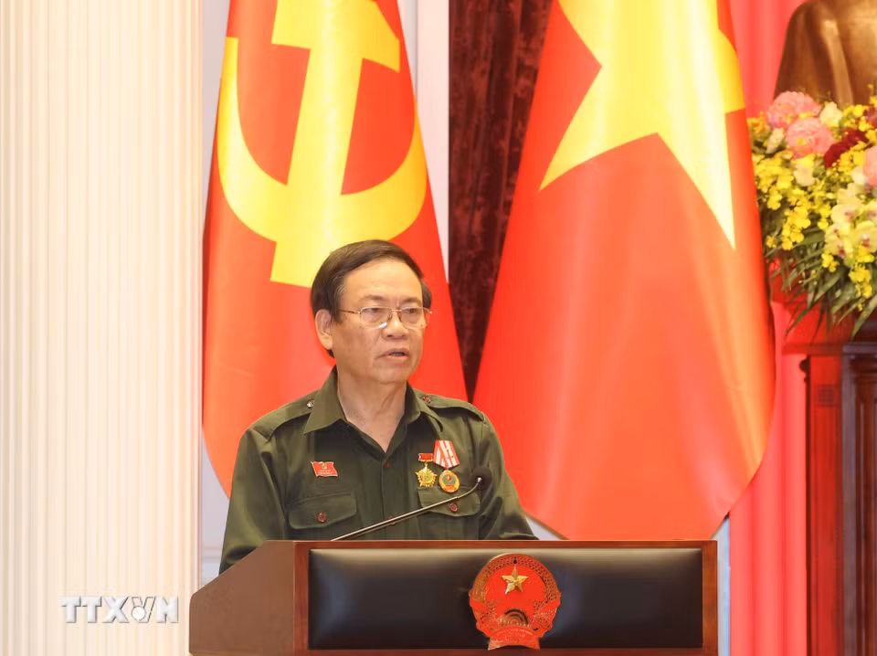 Đồng chí Vũ Trọng Kim, Chủ tịch Hội Cựu thanh niên xung phong Việt Nam báo cáo công tác hội. (Ảnh: Thống Nhất/TTXVN)