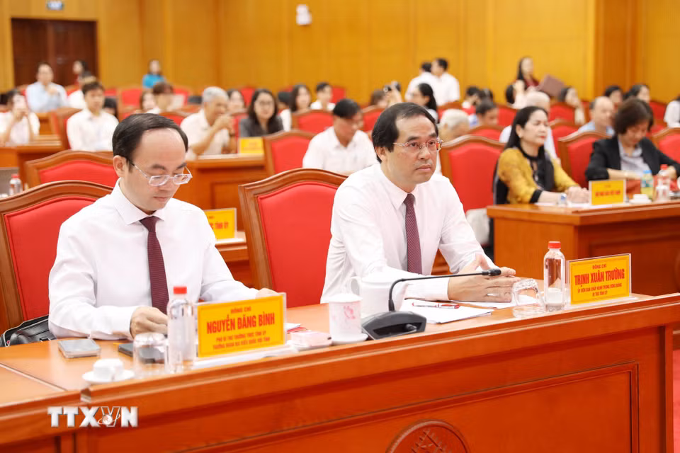 Ông Trịnh Xuân Trường (phải), Bí thư tỉnh ủy Thái Nguyên, tham dự Hội thảo. (Ảnh: Vũ Hoàng Giang/TTXVN)