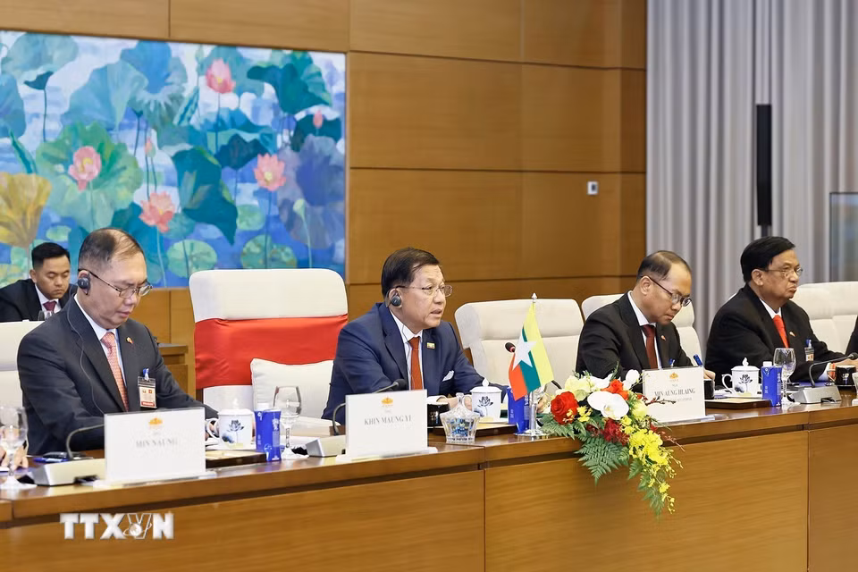 Tổng thống nước Cộng hòa Liên bang Myanmar Min Aung Hlaing phát biểu. (Ảnh: Doãn Tấn/TTXVN)