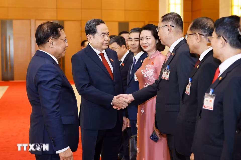 Chủ tịch Quốc hội Trần Thanh Mẫn với đoàn đại biểu Myanmar. (Ảnh: Doãn Tấn/TTXVN)