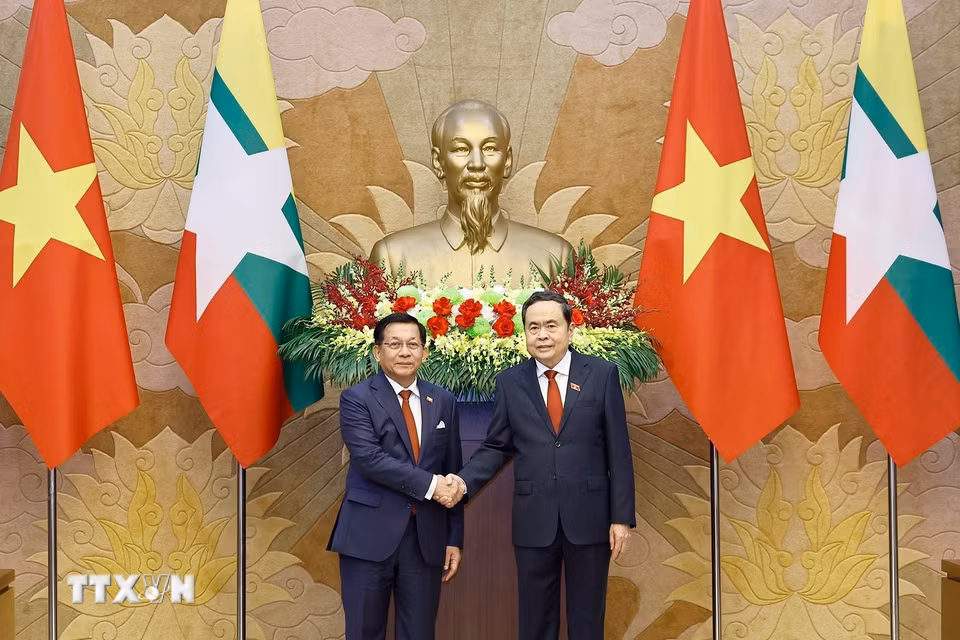 Chủ tịch Quốc hội Trần Thanh Mẫn hội kiến Tổng thống nước Cộng hòa Liên bang Myanmar Min Aung Hlaing. (Ảnh: Doãn Tấn/TTXVN)