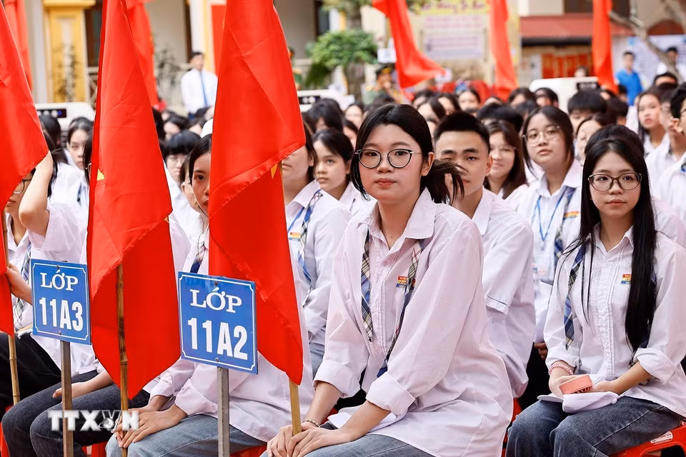 Chủ tịch Quốc hội Trần Thanh Mẫn dự Lễ khai giảng năm học 2026-2027 tại Trường Trung học phổ thông Lê Quý Đôn ở phường Trần Hưng Đạo, tỉnh Hưng Yên. (Ảnh: Doãn Tấn/TTXVN)