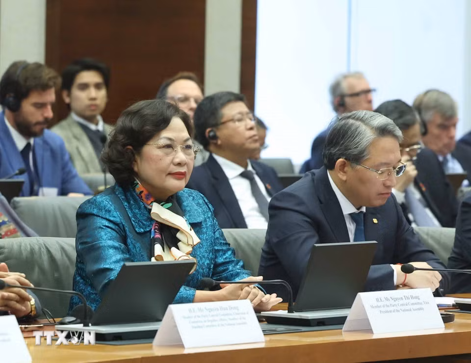 Đại biểu đoàn cấp cao Việt Nam tham dự sự kiện. (Ảnh: Thống Nhất/TTXVN)