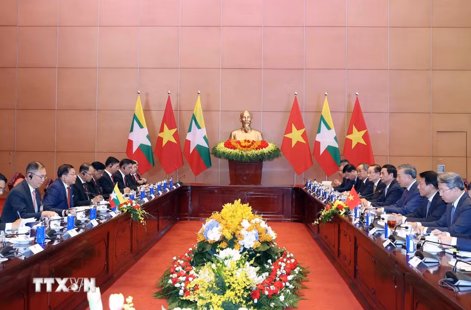 Tổng Bí thư, Chủ tịch nước Tô Lâm và Tổng thống Myanmar Min Aung Hlaing hội đàm. (Ảnh: Phạm Kiên/TTXVN)