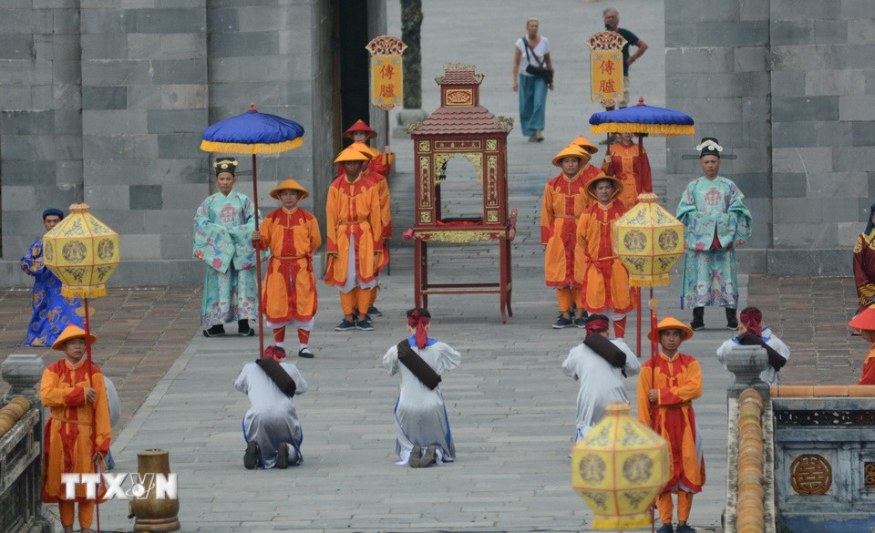 Lễ tuyên dương được tổ chức dưới hình thức một lễ hội văn hóa, gắn kết với Lễ Truyền lô. (Ảnh: Văn Dũng/TTXVN)