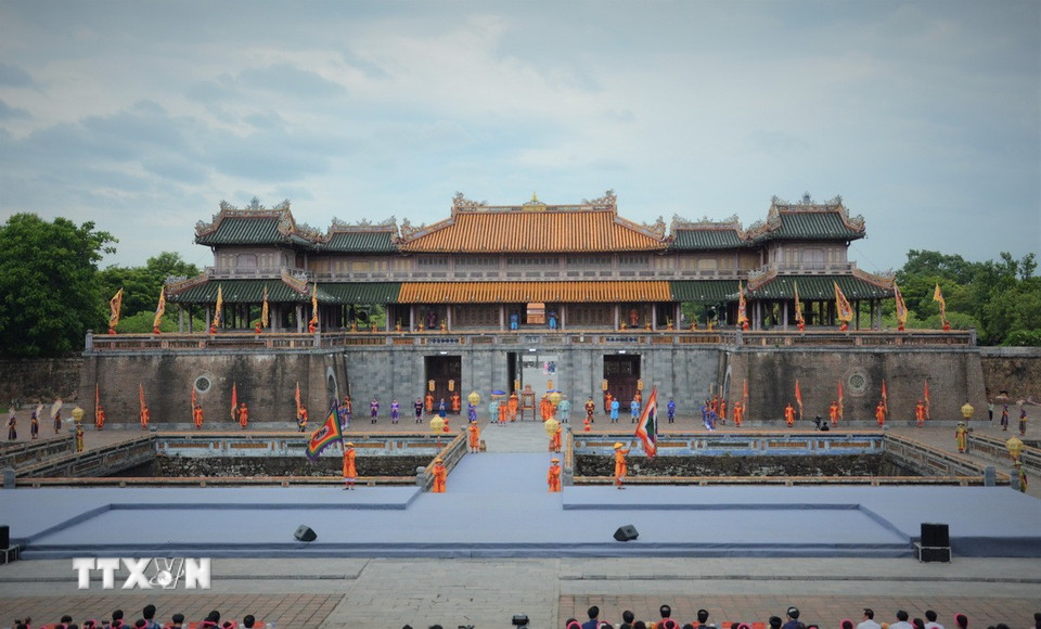 Lễ tuyên dương được tổ chức dưới hình thức một lễ hội văn hóa, gắn kết với Lễ Truyền lô. (Ảnh: Văn Dũng/TTXVN)