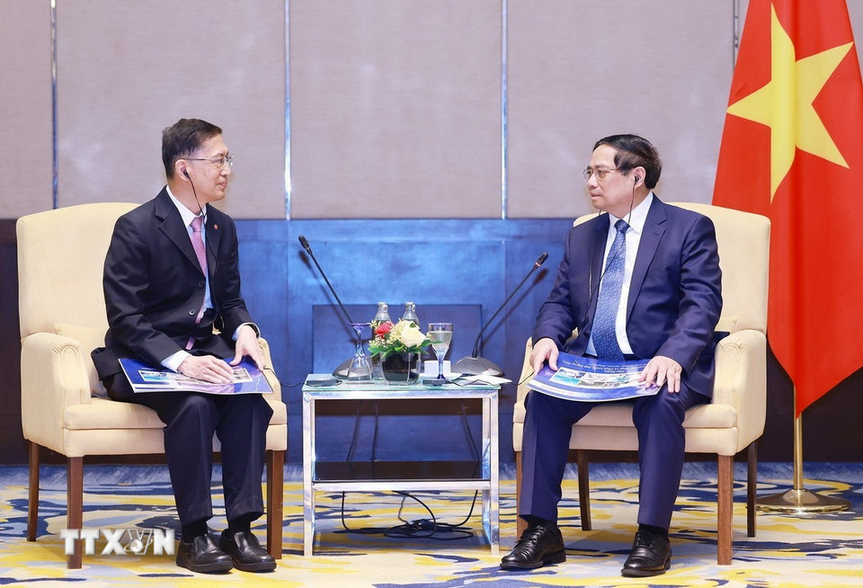 Thủ tướng Phạm Minh Chính tiếp Chủ tịch Gamuda Land Dato' Chow Chee Wah. (Ảnh: Dương Giang/TTXVN)