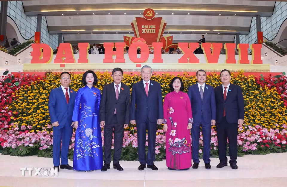 Tổng Bí thư Tô Lâm với các đại biểu. (Ảnh: Văn Điệp/TTXVN)