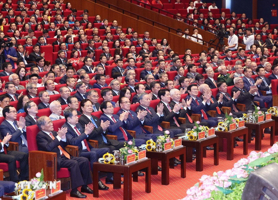 Tổng Bí thư Tô Lâm cùng các lãnh đạo, nguyên lãnh đạo Đảng, Nhà nước dự Đại hội. (Ảnh: Thống Nhất/TTXVN)