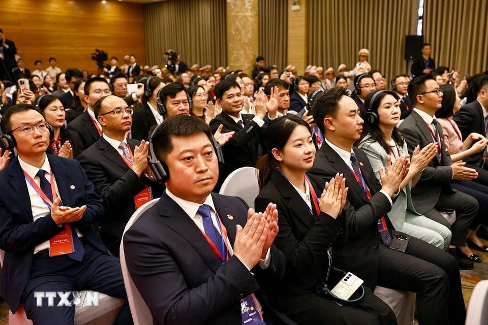 与会代表出席联欢。（图：越通社）