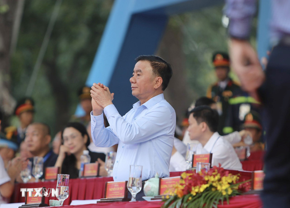 Ông Trần Cẩm Tú, Ủy viên Bộ Chính trị, Thường trực Ban Bí thư, Trưởng Ban Chỉ đạo Trung ương kỷ niệm các ngày lễ lớn và sự kiện lịch sử quan trọng của đất nước trong 3 năm 2023-2025, dự Tổng duyệt. (Ảnh: Thanh Vũ/TTXVN)