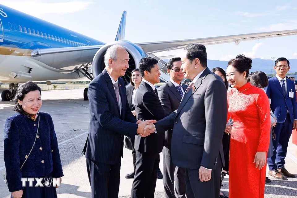Lễ tiễn Chủ tịch Quốc hội Trần Thanh Mẫn và Phu nhân tại sân bay quốc tế Geneva, Thụy Sĩ. (Ảnh: Doãn Tấn/TTXVN)